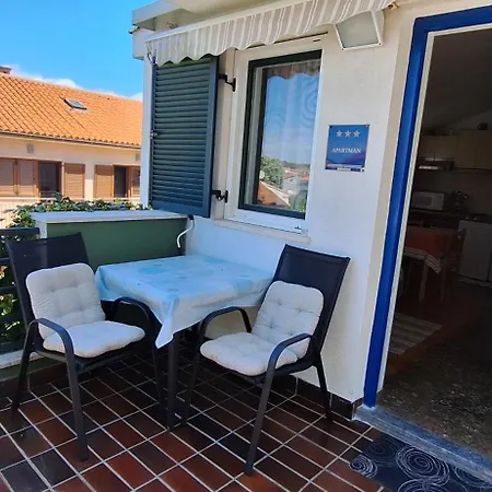 Pjescana Uvala App. Tea * 풀라