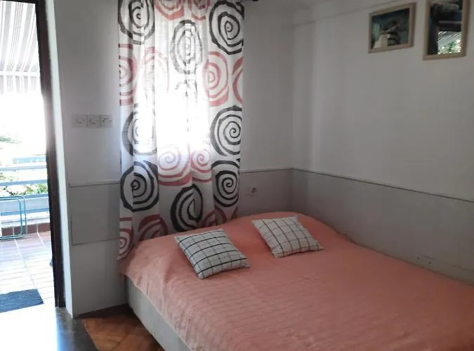 Pjescana Uvala App. Tea 풀라